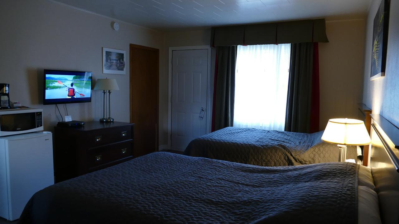 The White Horse Motel 콘웰 외부 사진