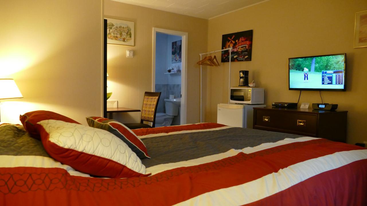 The White Horse Motel 콘웰 외부 사진