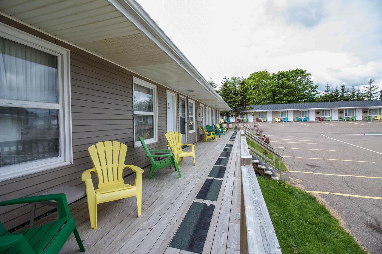 The White Horse Motel 콘웰 외부 사진