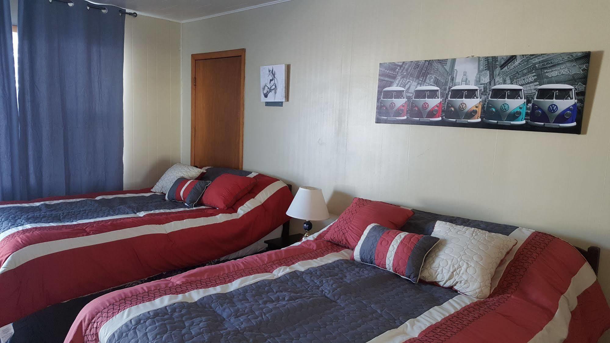 The White Horse Motel 콘웰 외부 사진